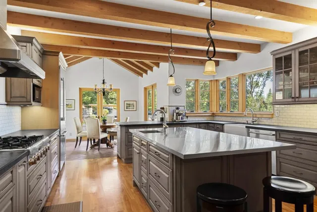 $4,565,000 | 1439 Portola Road, Woodside, CA 94062