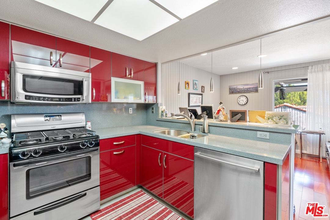 19227 Index Street, Unit 3 Porter Ranch, CA 91326 - Photo 17 of 35 Gallery Image 17