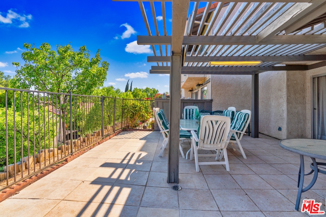 19227 Index Street, Unit 3 Porter Ranch, CA 91326 - Photo 20 of 35 Gallery Image 20