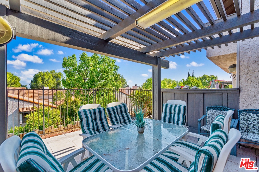 19227 Index Street, Unit 3 Porter Ranch, CA 91326 - Photo 21 of 35 Gallery Image 21