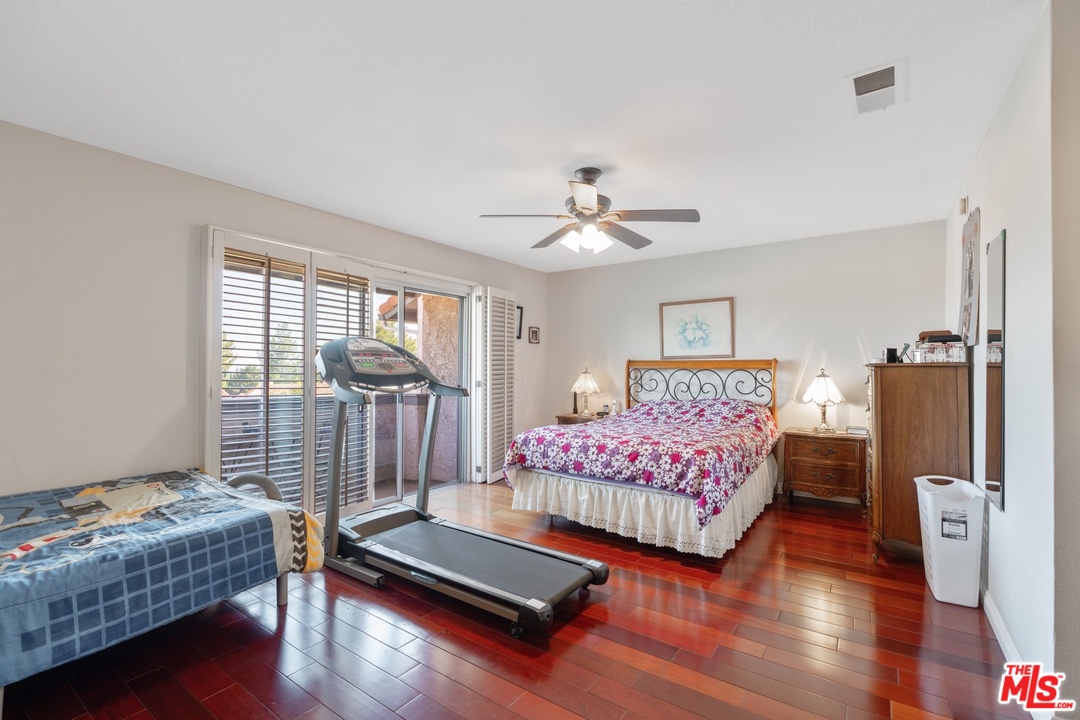 19227 Index Street, Unit 3 Porter Ranch, CA 91326 - Photo 23 of 35 Gallery Image 23