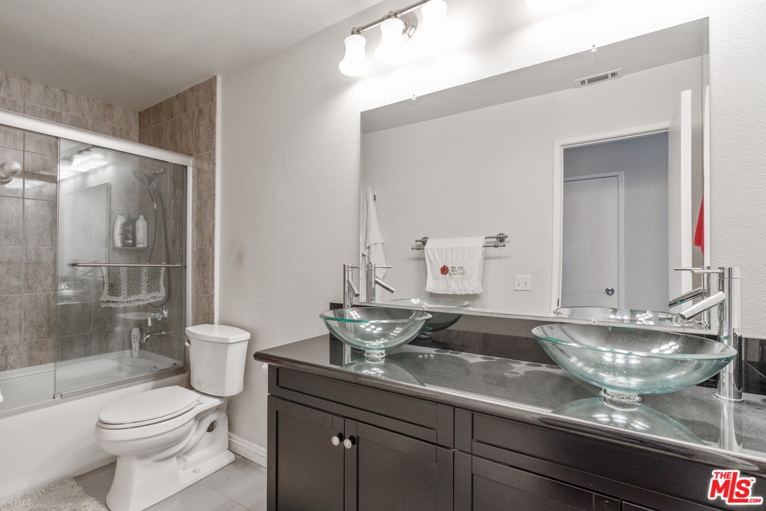 19227 Index Street, Unit 3 Porter Ranch, CA 91326 - Photo 28 of 35 Gallery Image 28