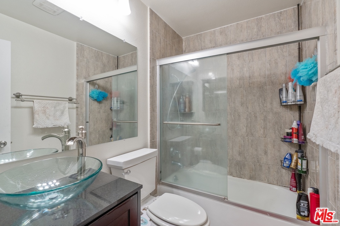 19227 Index Street, Unit 3 Porter Ranch, CA 91326 - Photo 32 of 35 Gallery Image 32