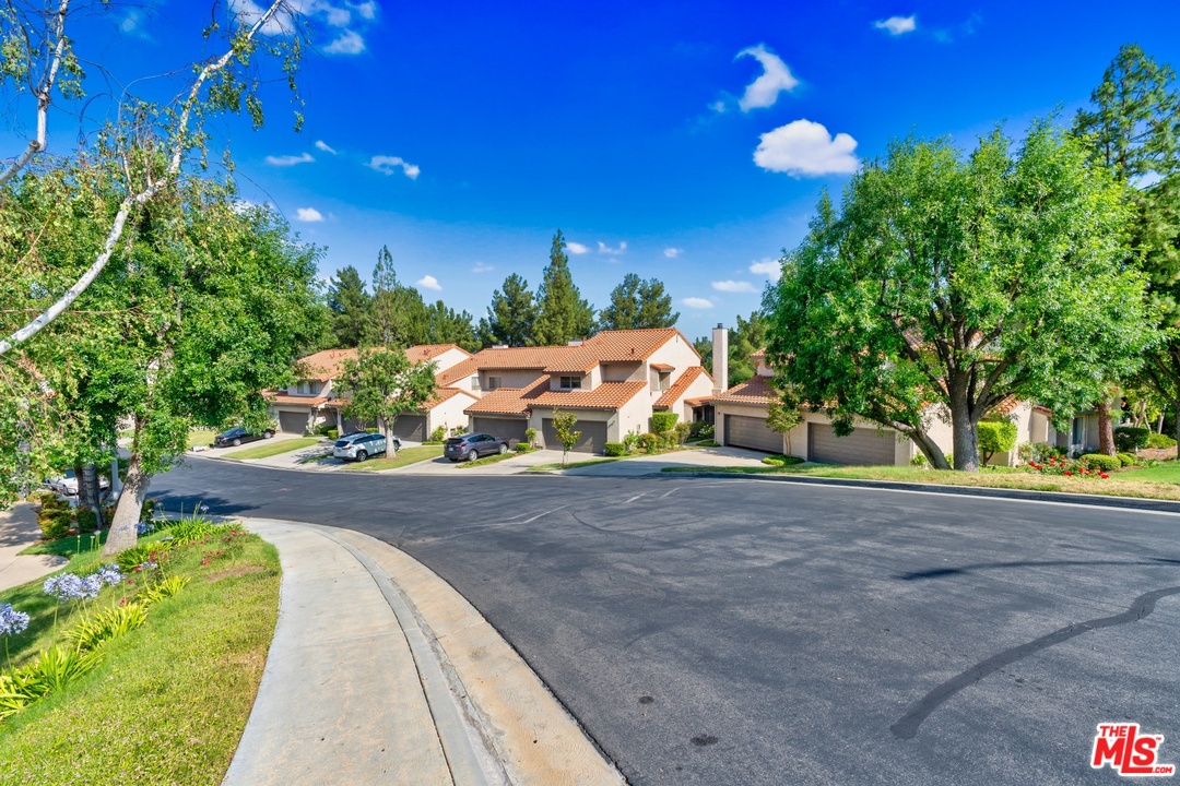 19227 Index Street, Unit 3 Porter Ranch, CA 91326 - Photo 33 of 35 Gallery Image 33