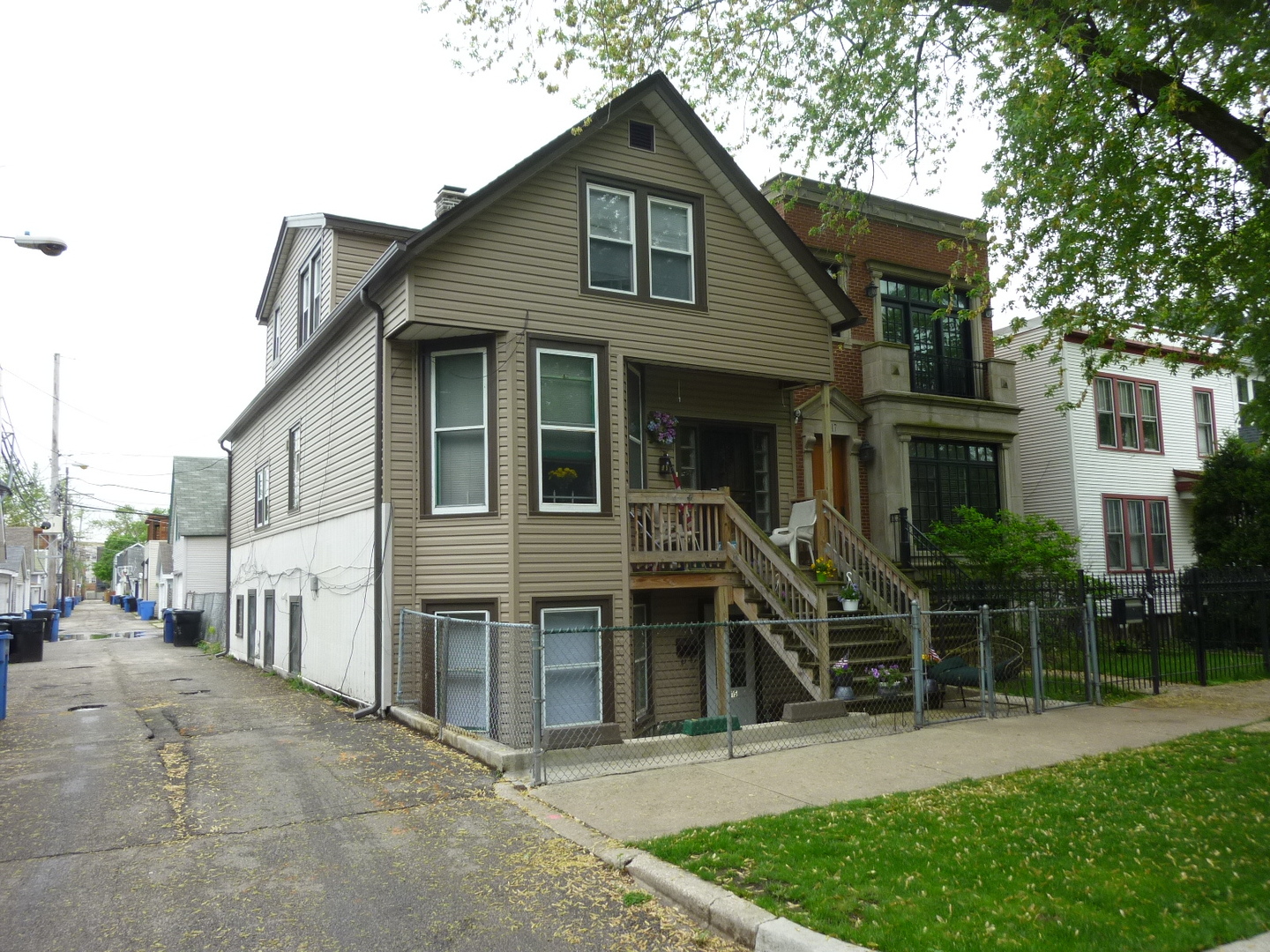 2115 West Barry Avenue Chicago, IL 60618 - Photo 2 of 15