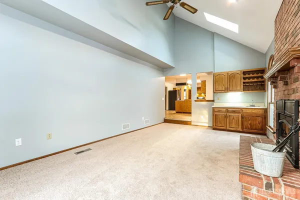 a view of a storage & utility room