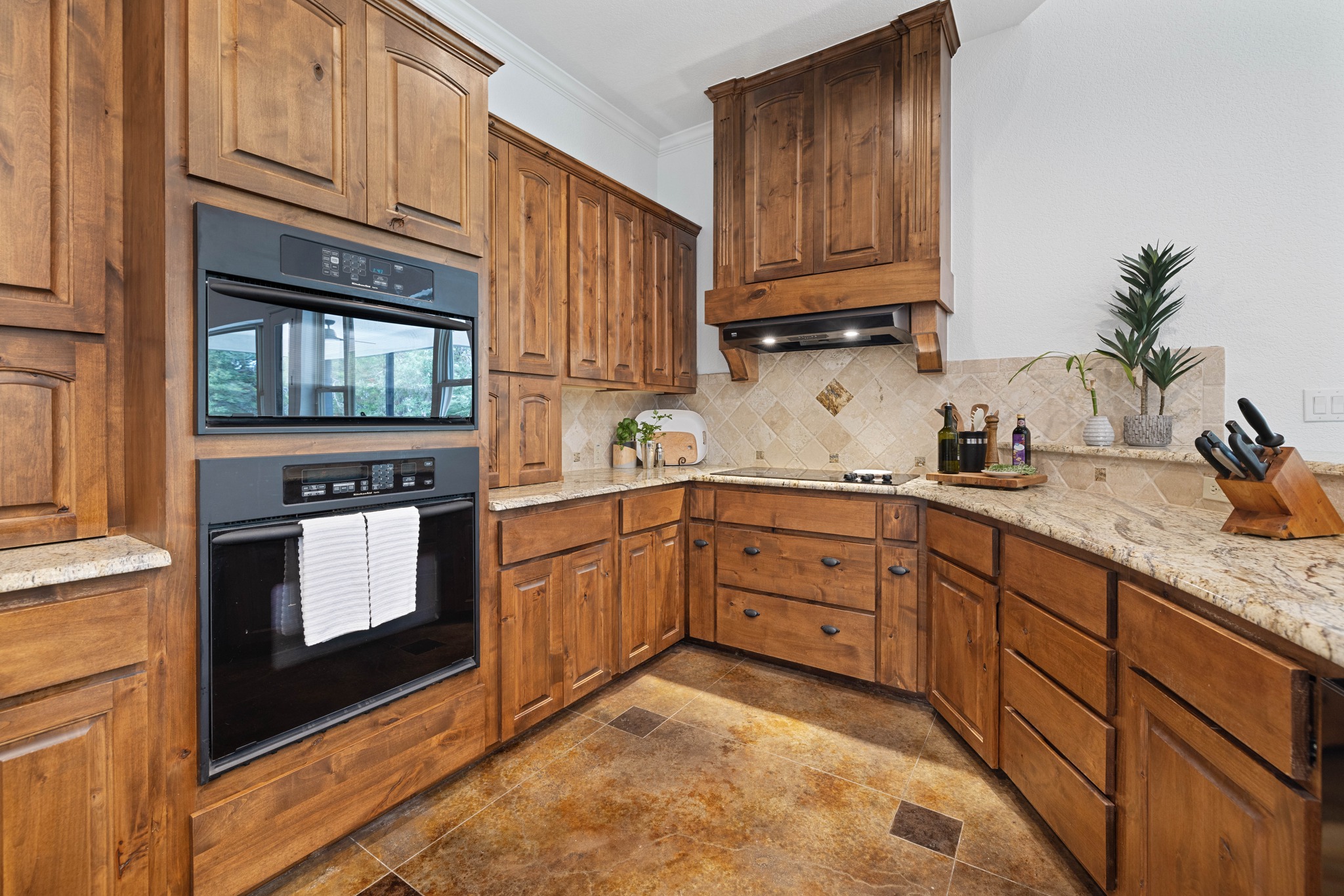 1403 Camelback Leander, TX 78641 - Photo 10 of 40
