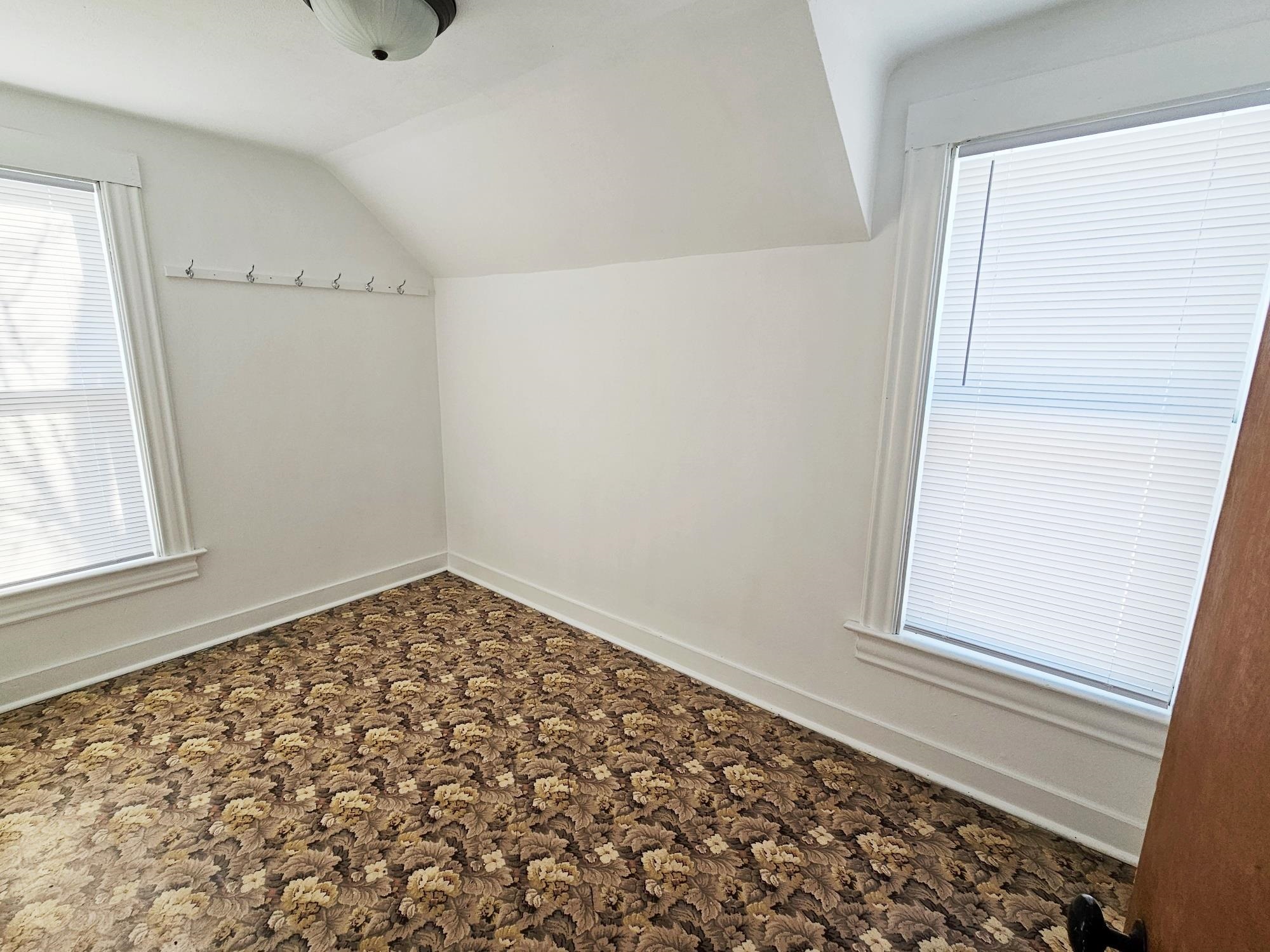 308 Academy Street Elroy, WI 53929 - Photo 14 of 20