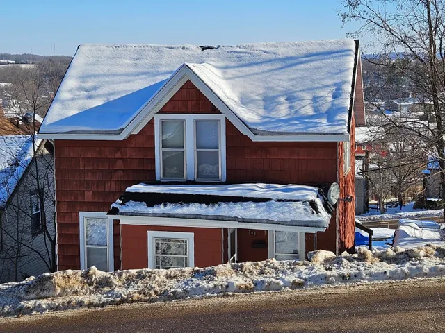 $79,900 | 308 Academy Street, Elroy, WI 53929