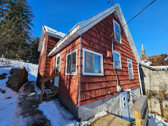 $79,900 | 308 Academy Street, Elroy, WI 53929