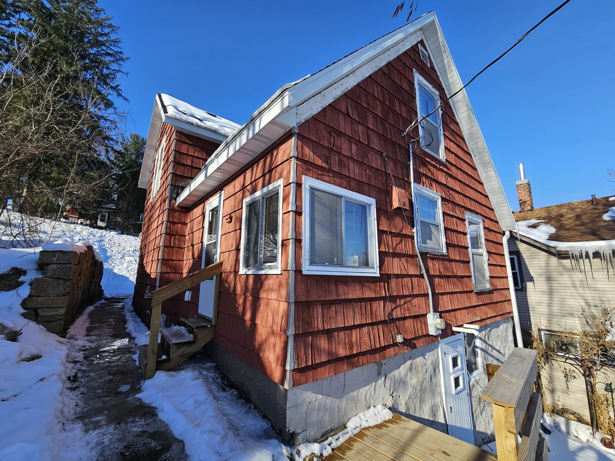 308 Academy Street Elroy, WI 53929 - Photo 4 of 20