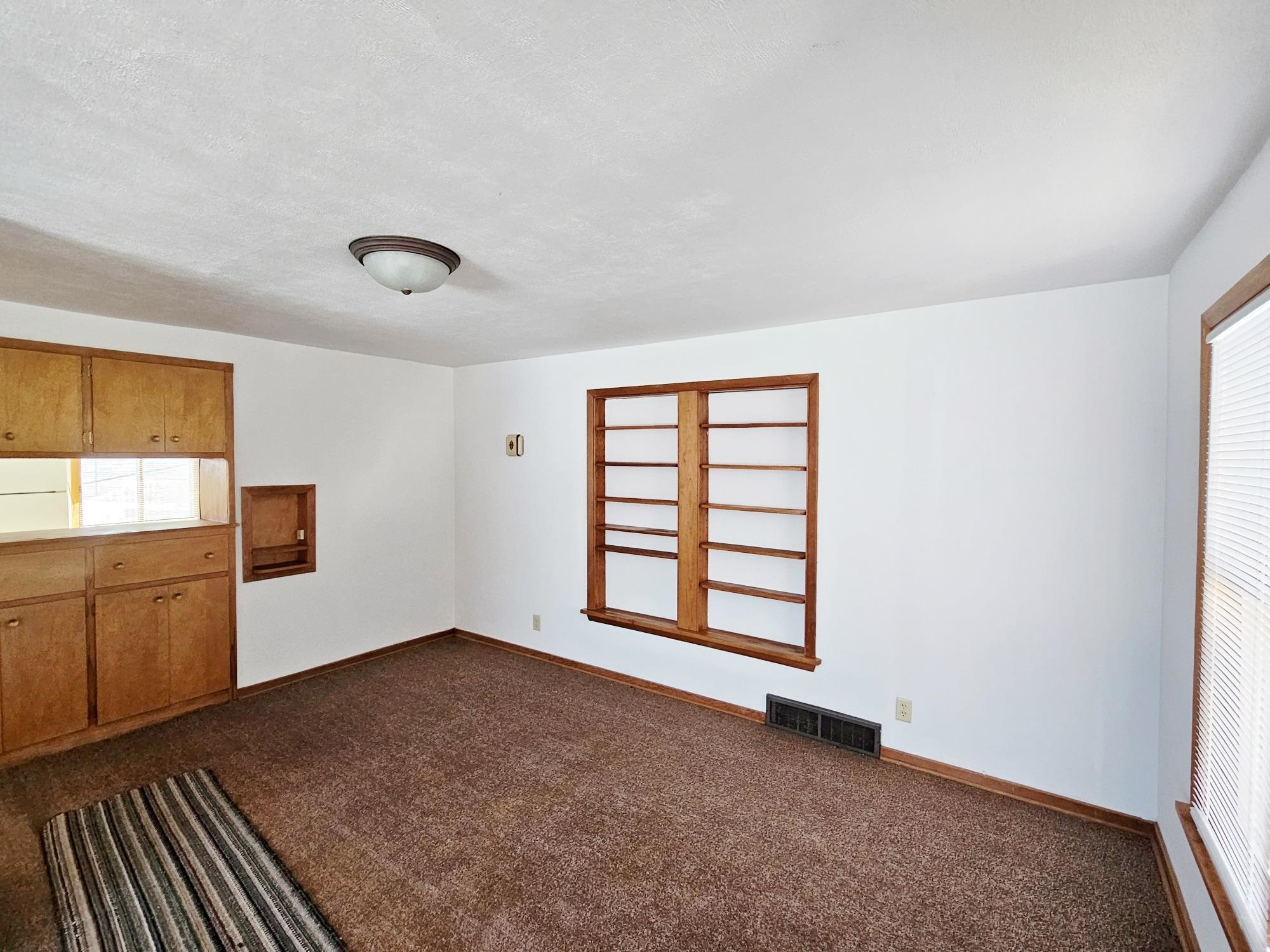 308 Academy Street Elroy, WI 53929 - Photo 9 of 20