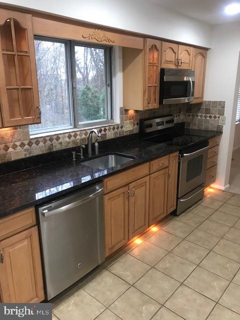 1817 Post Oak Trail Reston, VA 20191 - Photo 7 of 40