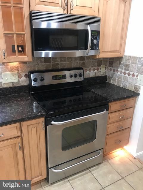 1817 Post Oak Trail Reston, VA 20191 - Photo 9 of 40