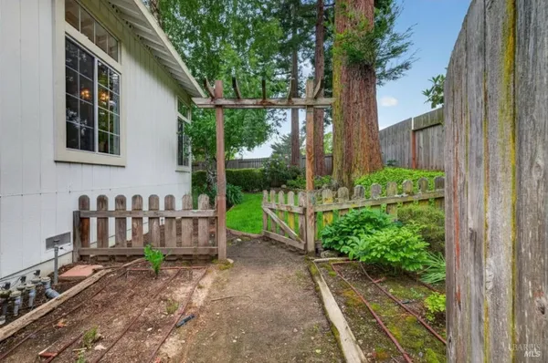 $899,000 | 8818 Clothier Lane, Cotati, CA 94931