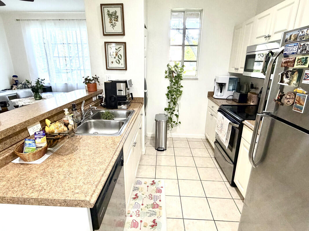 1205 Abaco Lane Riviera Beach, FL 33404 - Photo 5 of 24 4