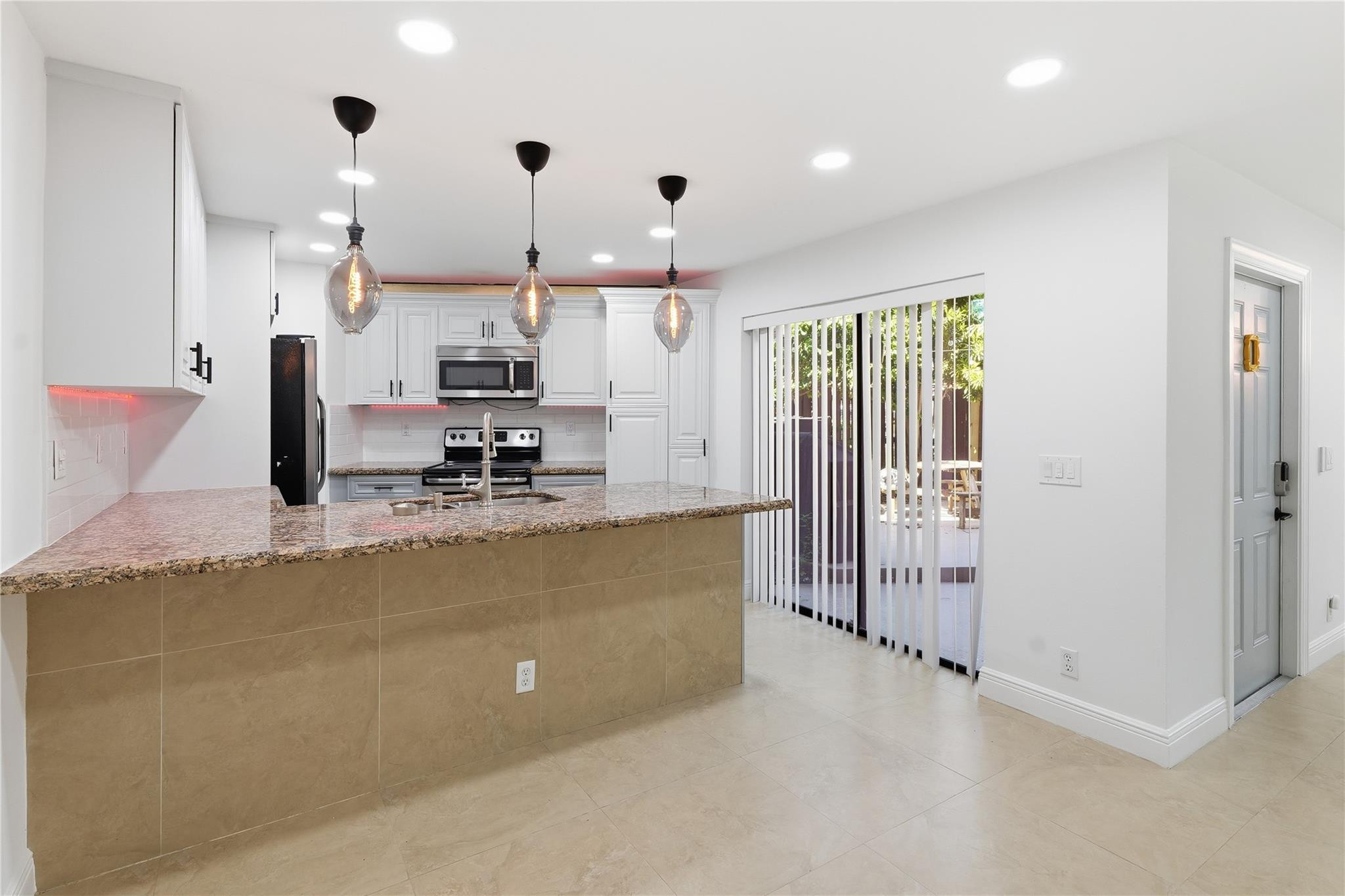 23048 Oxford Place, Unit A Boca Raton, FL 33433 - Photo 11 of 17 Photo 11
