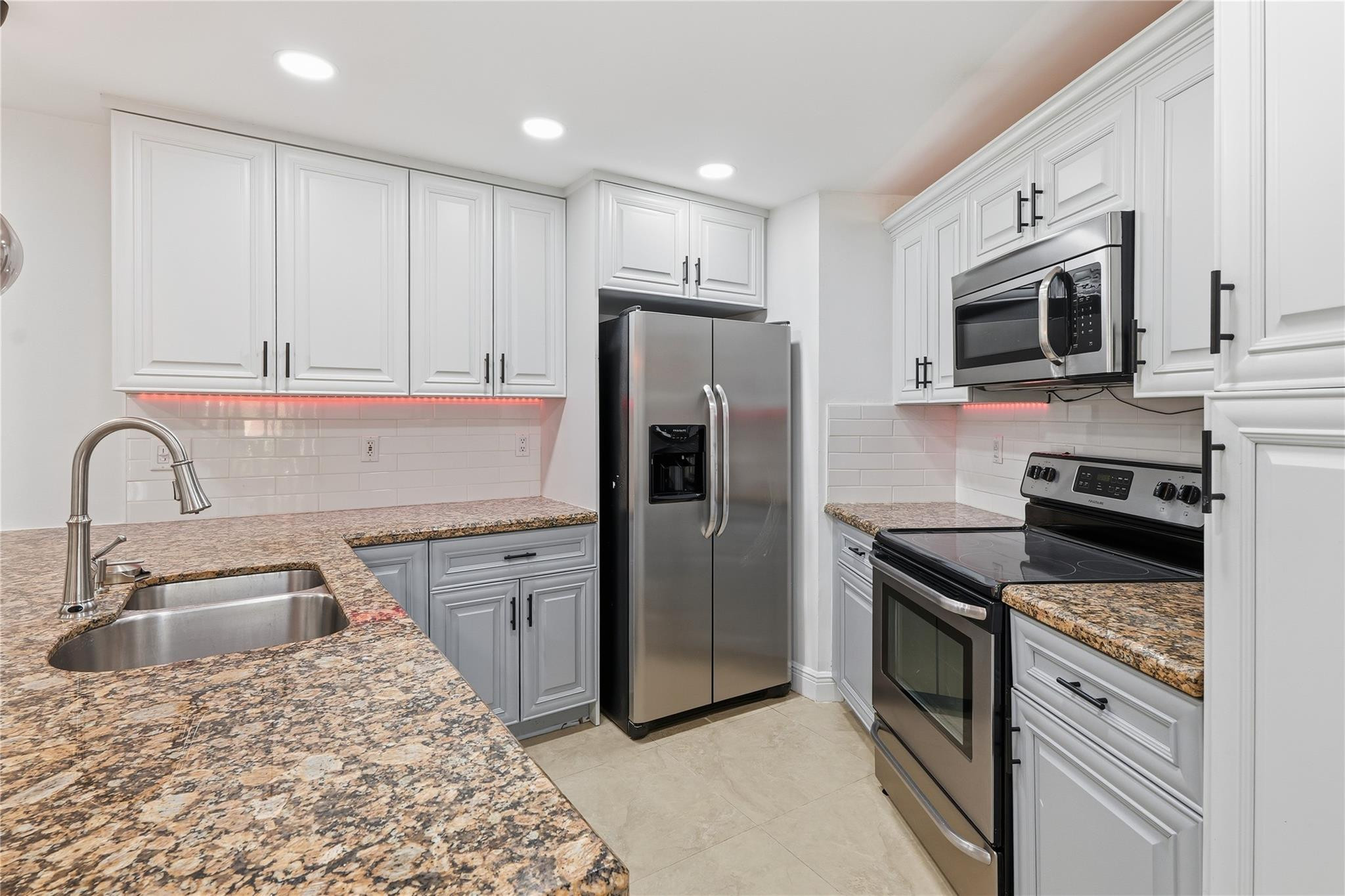 23048 Oxford Place, Unit A Boca Raton, FL 33433 - Photo 12 of 17 Photo 12