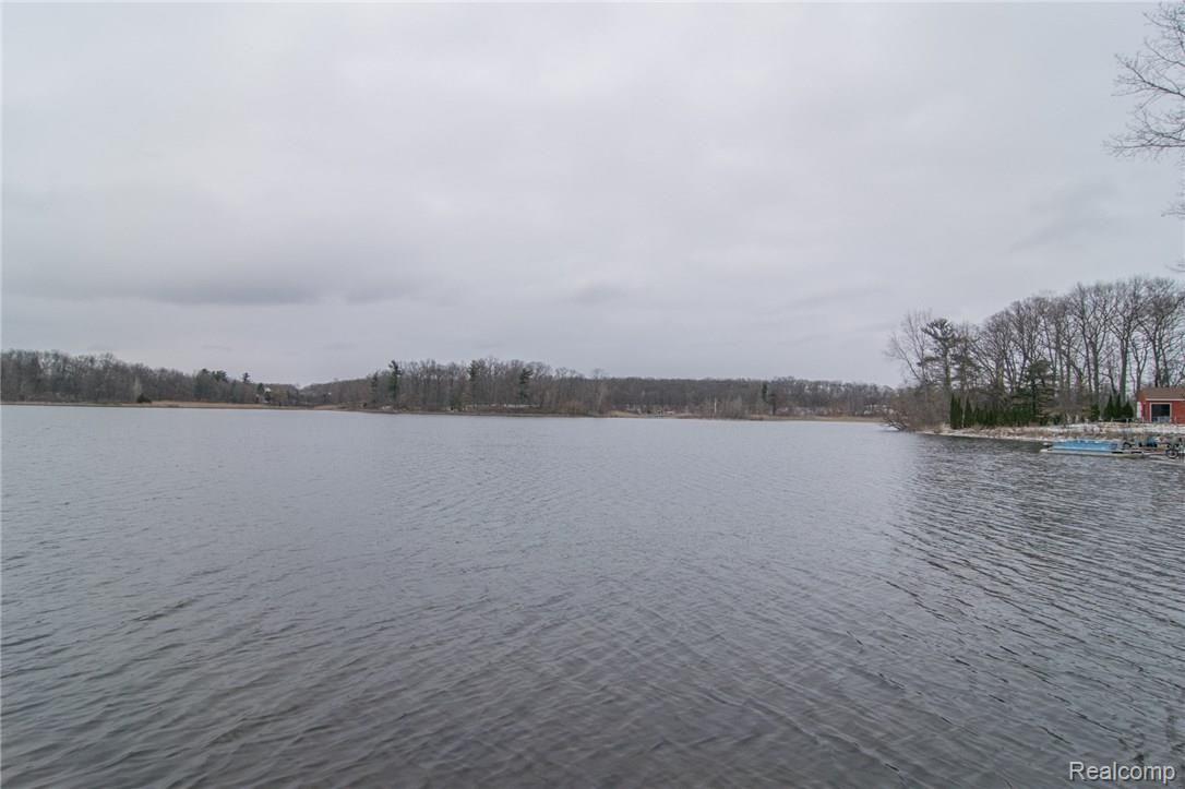 5299 Wayne Road White Lake, MI 48383 - Photo 51 of 52 DSC_0144.jpg
