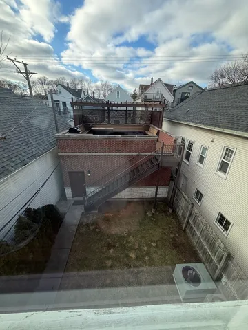 $3,200 | 3016 North Clifton Avenue, Unit 2, Chicago, IL 60657