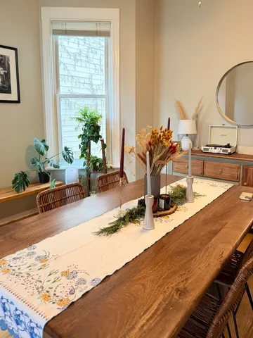 $3,200 | 3016 North Clifton Avenue, Unit 2, Chicago, IL 60657