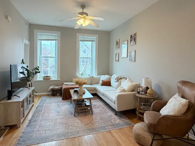 $3,200 | 3016 North Clifton Avenue, Unit 2, Chicago, IL 60657