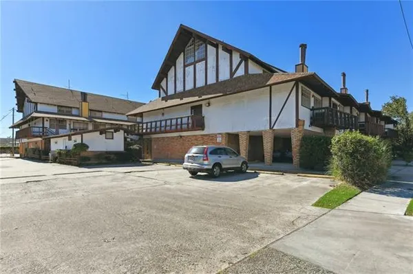$1,000 | 2305 Cleary Avenue, Unit 209, Metairie, LA 70001