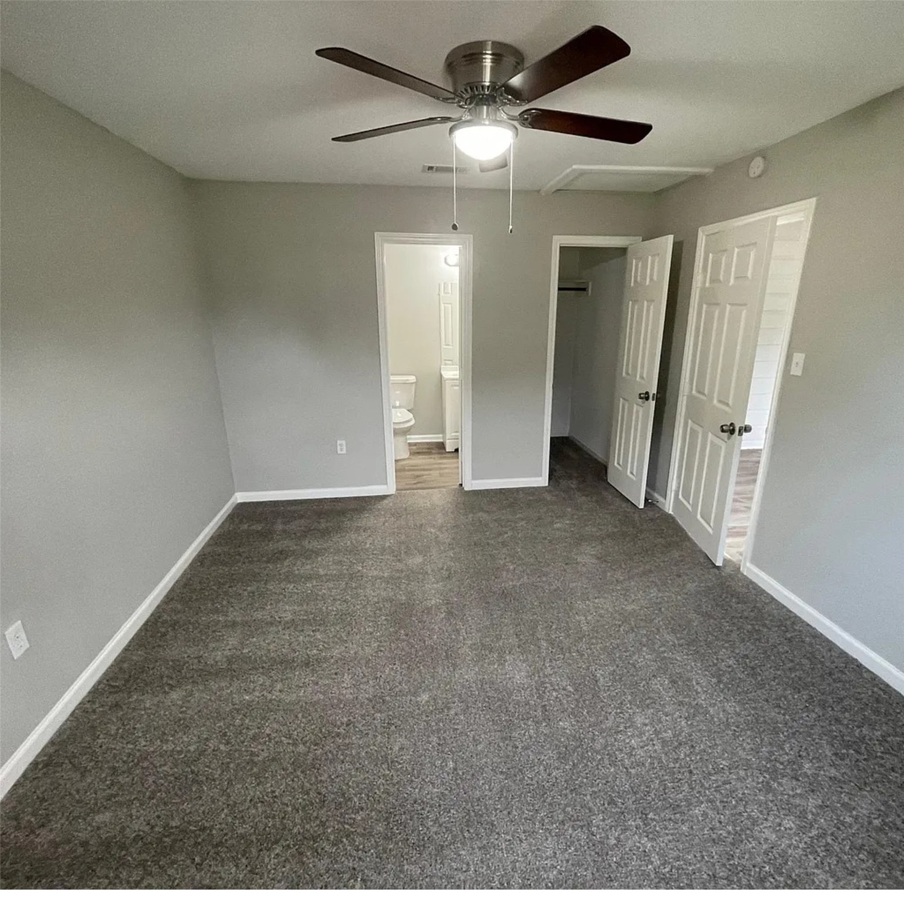 7617 Jutland Road Houston, TX 77033 - Photo 4 of 11 Primary bedroom