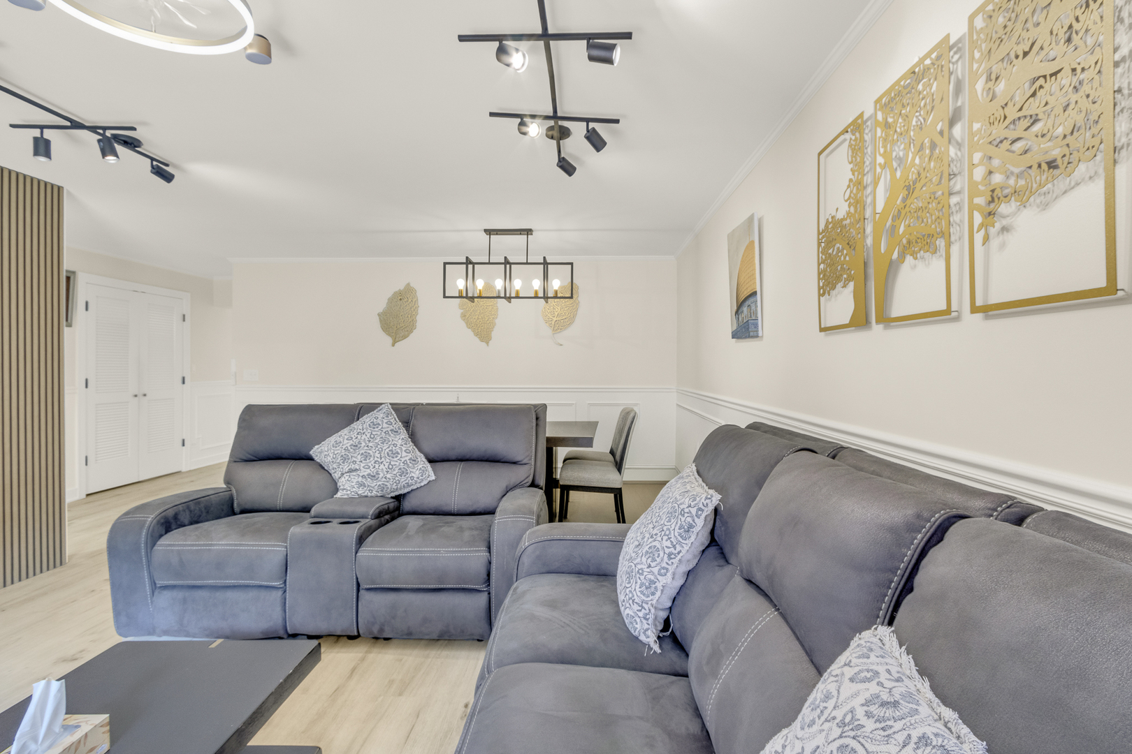 4229 North Keystone Avenue, Unit 1F Chicago, IL 60641 - Photo 10 of 21