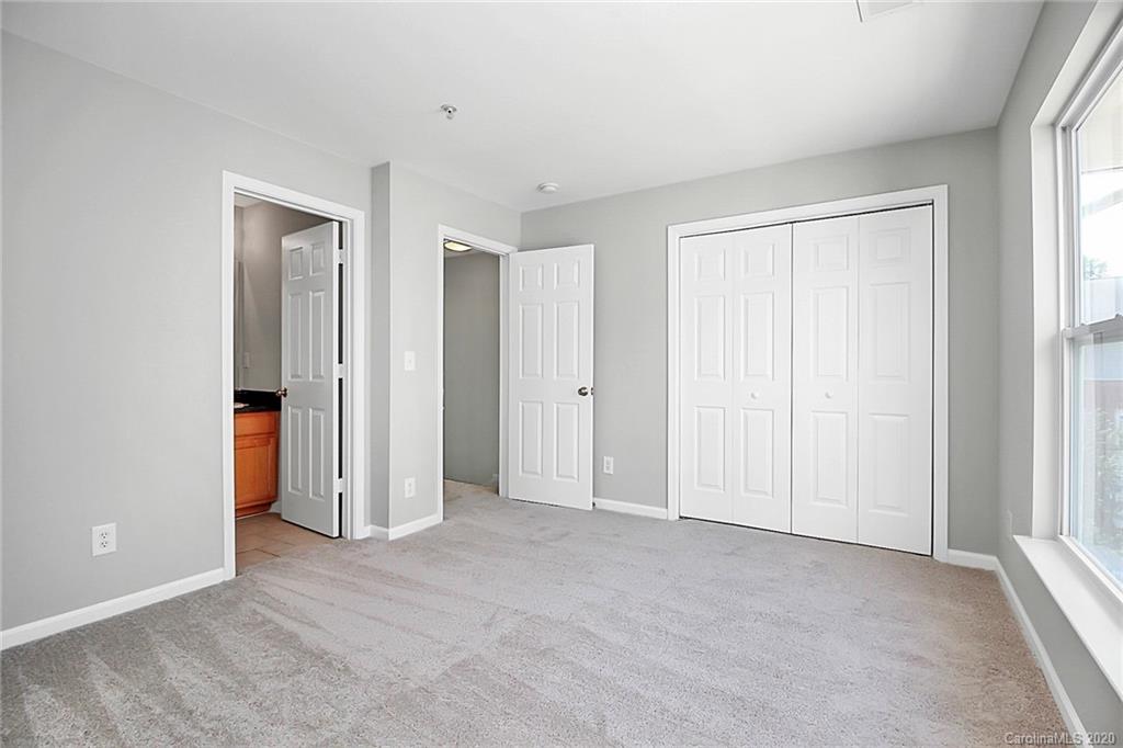 648 Raphael Place Charlotte, NC 28205 - Photo 29 of 48 an empty room with window