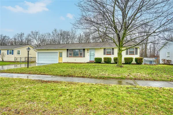 $184,900 | 153 Donna Marie Circle North, Gates, NY 14606