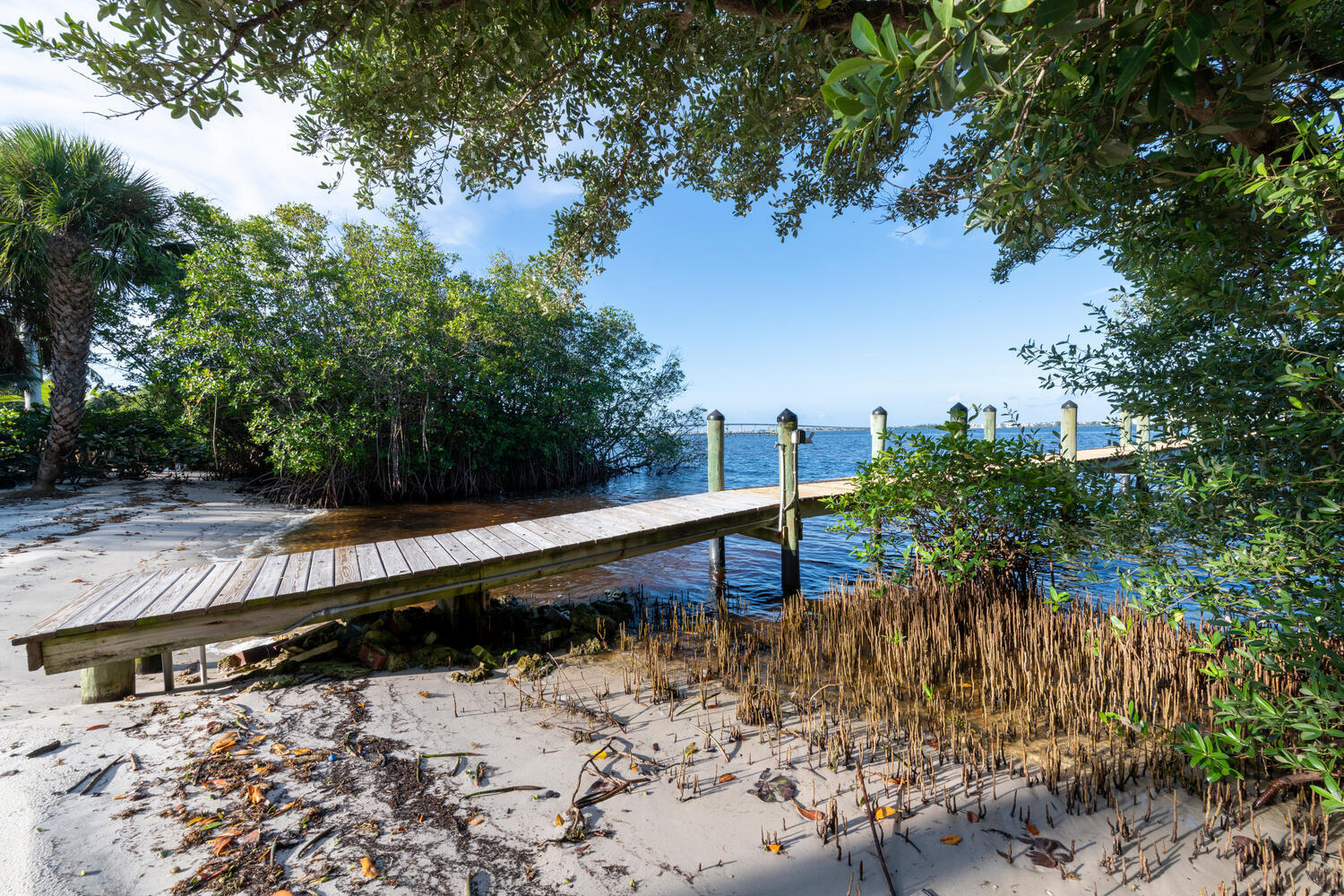 62 South Sewalls Point Road Stuart, FL 34996 - Photo 8 of 32 62 S Sewalls Point Rd Stuart-large-006-0