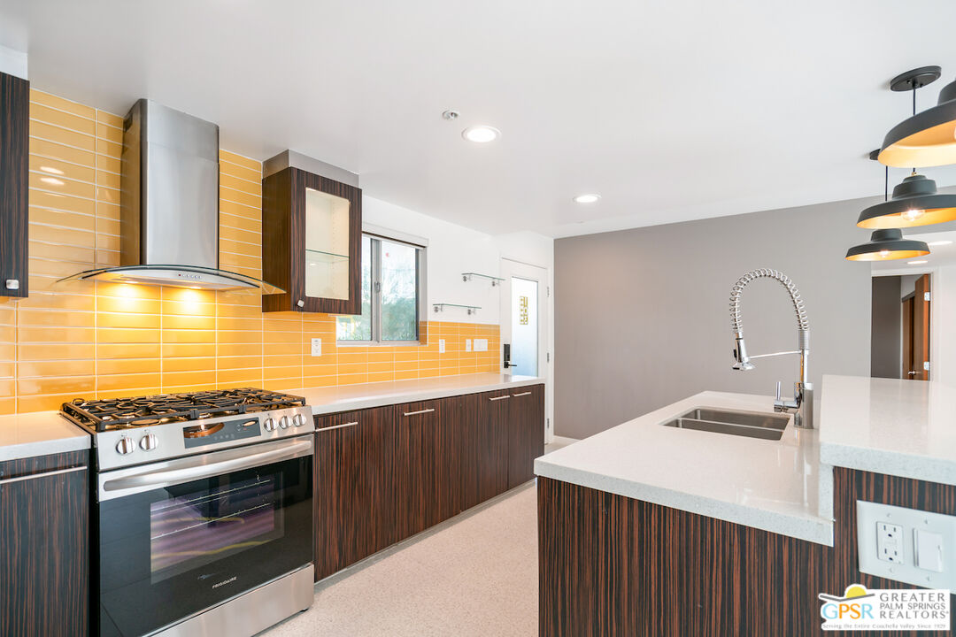 588 East San Lorenzo Road, Unit 103 Palm Springs, CA 92264 - Photo 11 of 68