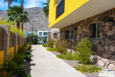 $524,900 | 588 East San Lorenzo Road, Unit 103, Palm Springs, CA 92264