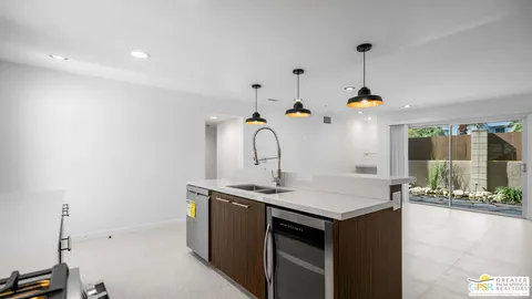 $524,900 | 588 East San Lorenzo Road, Unit 103, Palm Springs, CA 92264
