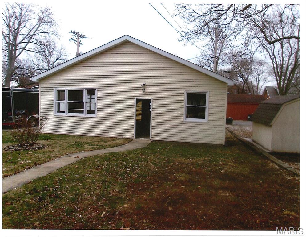 613 Washington Street Highland, IL 62249 - Photo 11 of 41