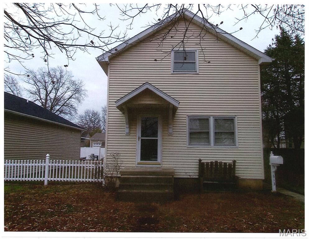 613 Washington Street Highland, IL 62249 - Photo 3 of 41