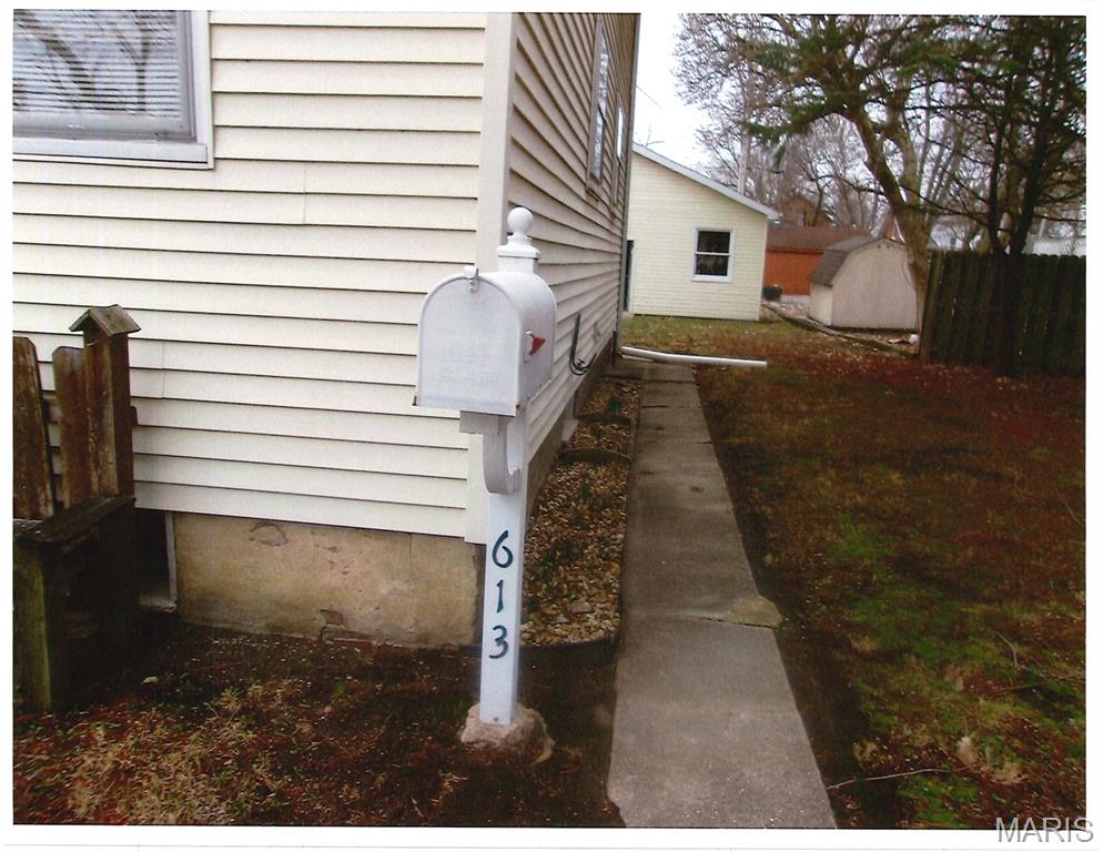 613 Washington Street Highland, IL 62249 - Photo 8 of 41