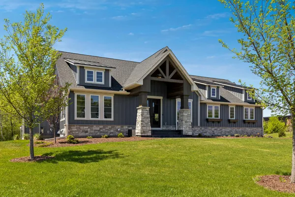 $2,095,000 | 5720 57th Street North, Lake Elmo, MN 55042
