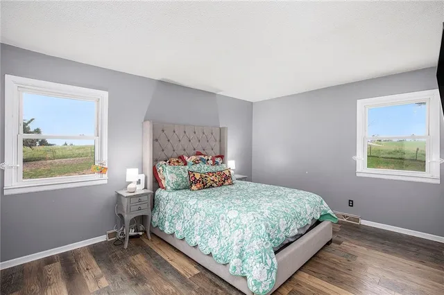 $325,000 | 32378 215 Street, Easton, KS 66020