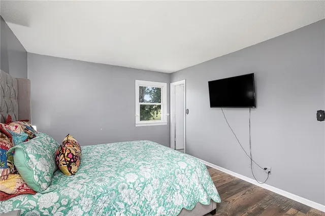 $325,000 | 32378 215 Street, Easton, KS 66020