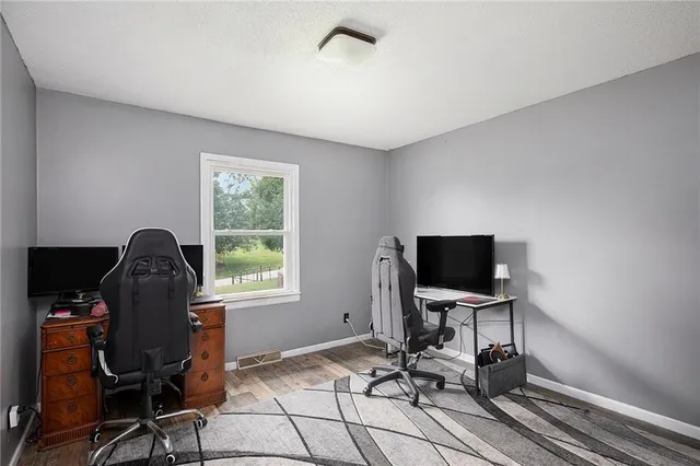 $325,000 | 32378 215 Street, Easton, KS 66020