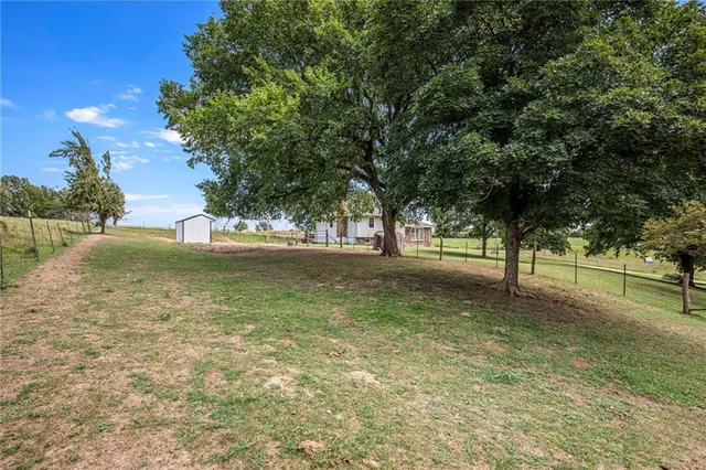 $325,000 | 32378 215 Street, Easton, KS 66020