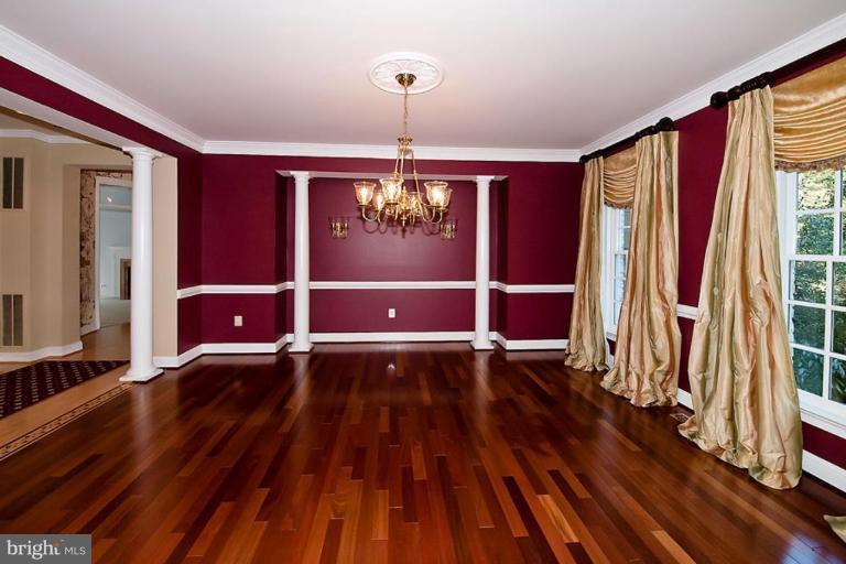 11209 Gunston Road Lorton, VA 22079 - Photo 5 of 30 Dining Room #2