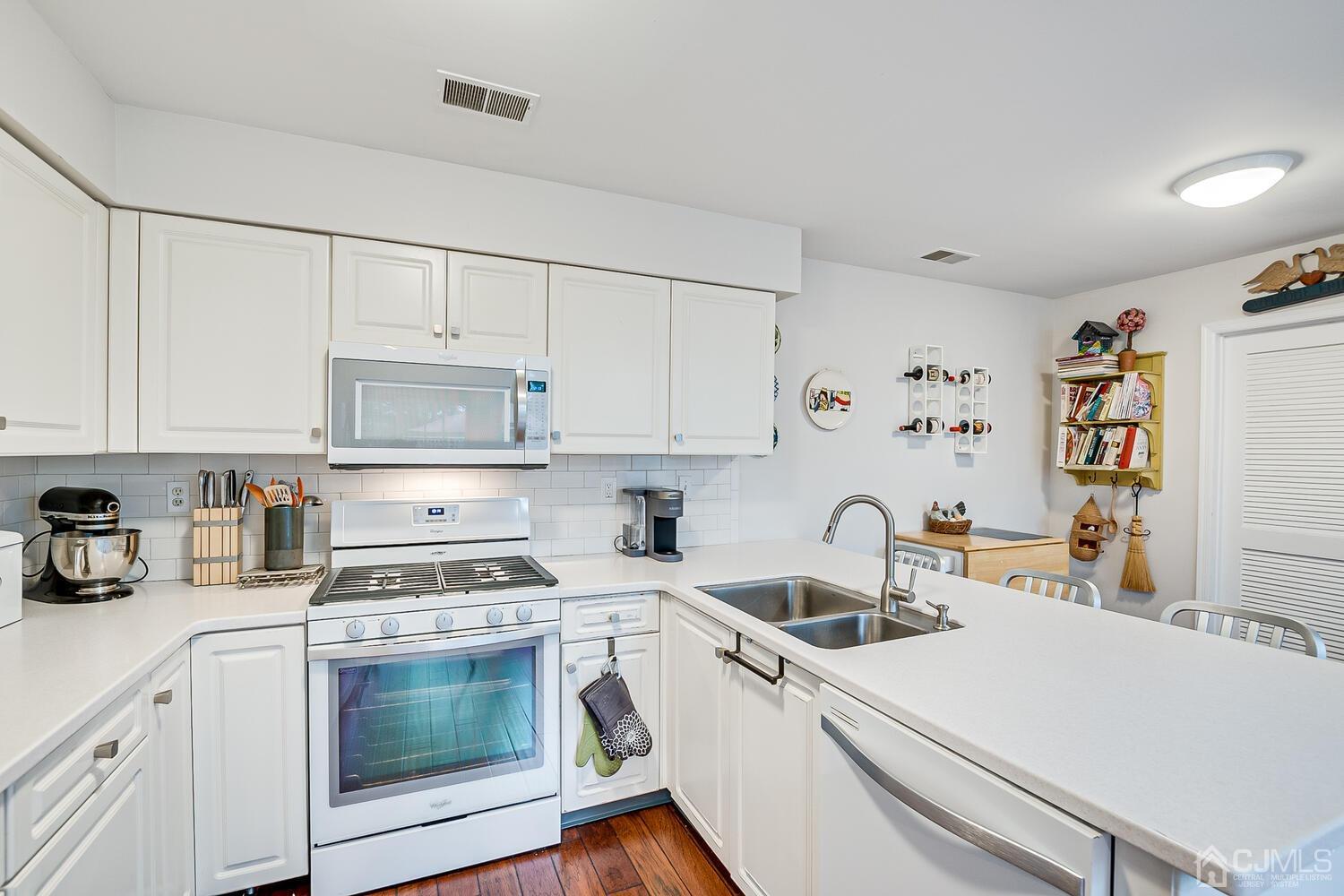 61 Winthrop Road, Unit G Monroe Township, NJ 08831 - Photo 20 of 45 Gallery Image 20