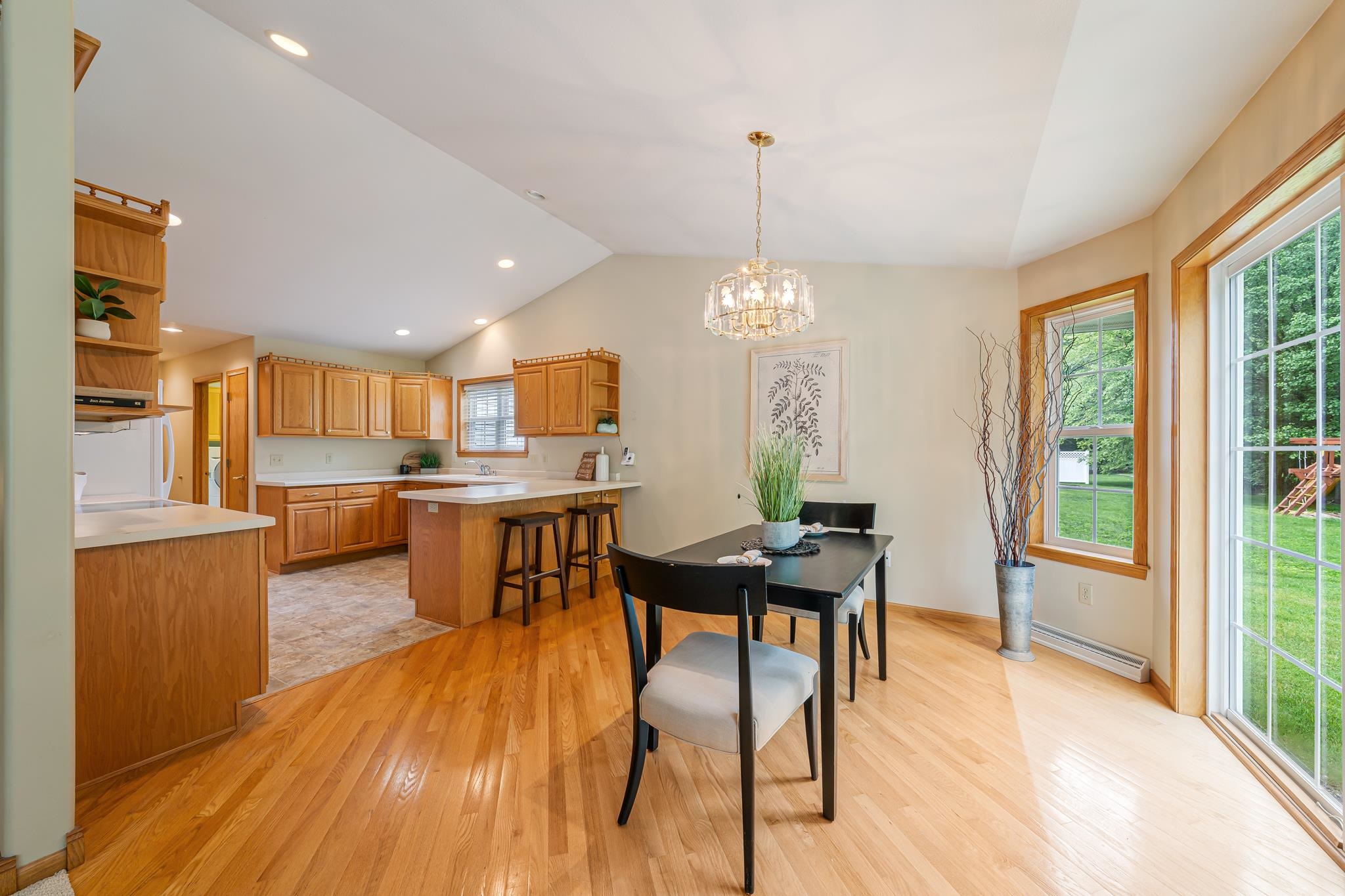1424 East Keystone Lane Appleton, WI 54913 - Photo 8 of 50