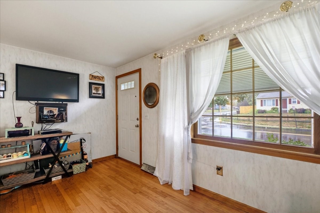 235 Pasco Road Springfield, MA 01151 - Photo 3 of 31 Gallery Image 3