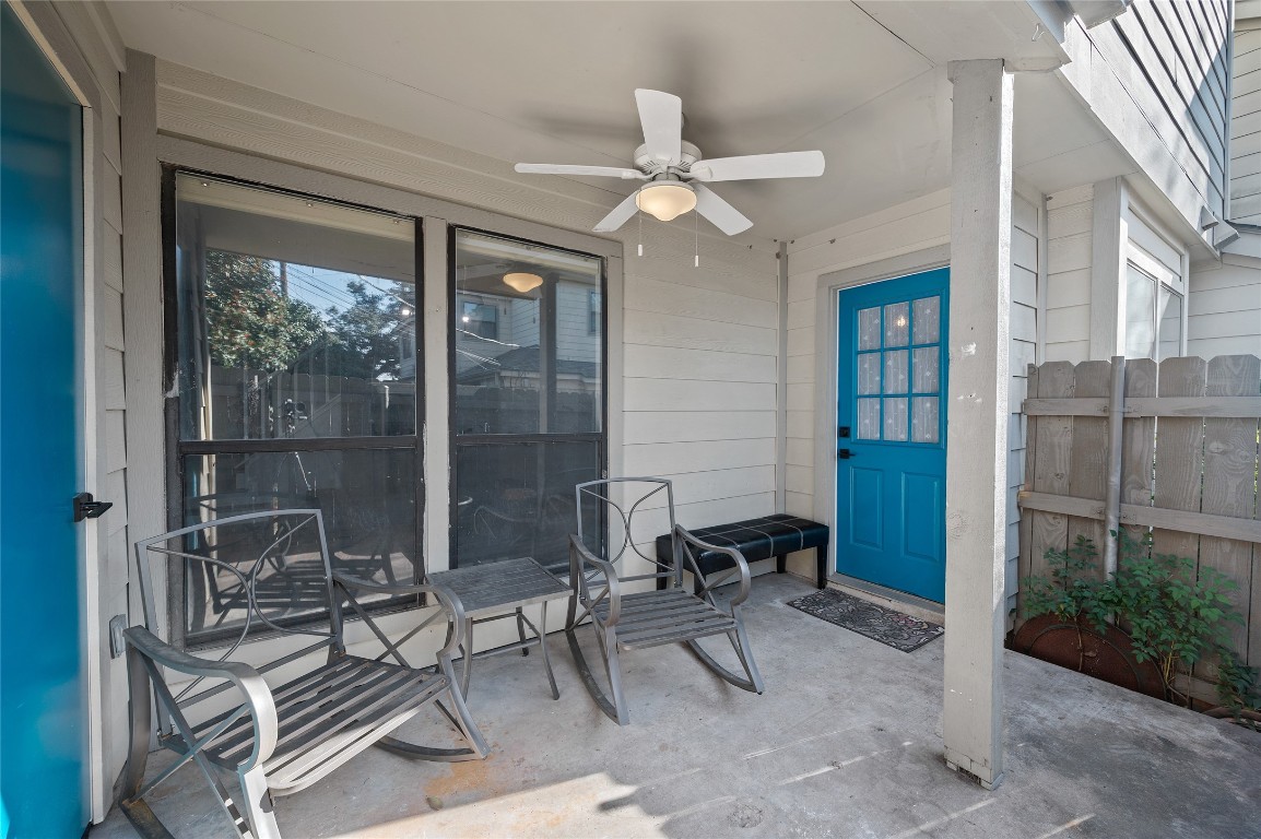 11301 Jollyville Road, Unit B3 Austin, TX 78759 - Photo 20 of 21 a view of a livingroom with couch and outdoor space