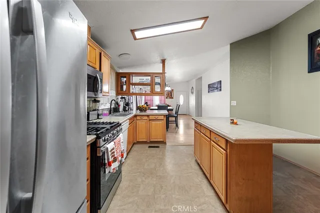 $185,000 | 138 Sir Damas Drive, Riverside, CA 92507