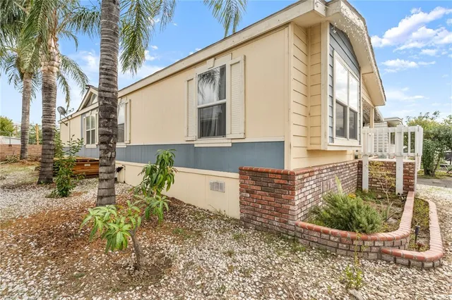 $185,000 | 138 Sir Damas Drive, Riverside, CA 92507